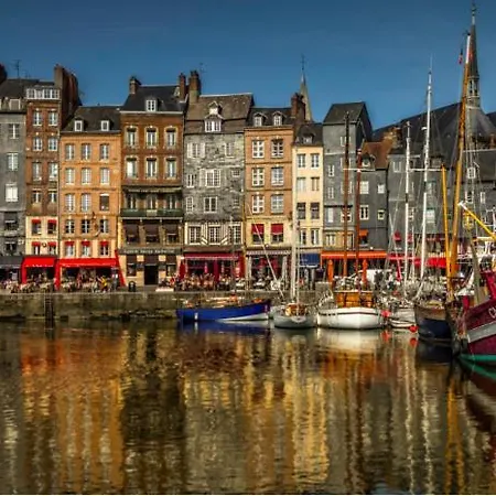 En Normandie Au Coeur Du Pays D'auge Le Pin (Calvados)